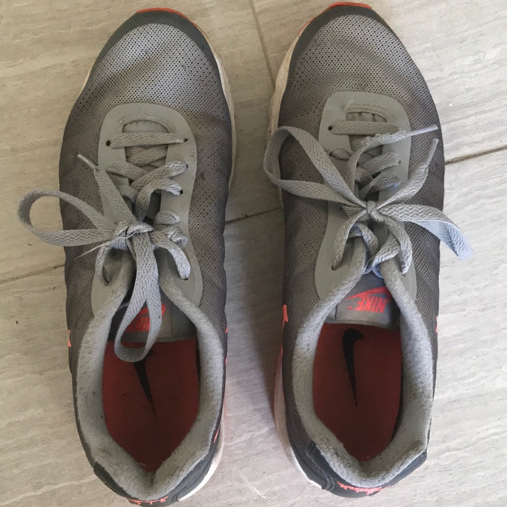 Nike Airs